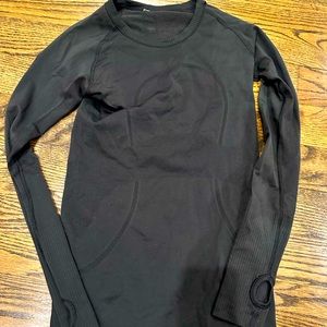 Lululemon run swiftly size 4 black like new